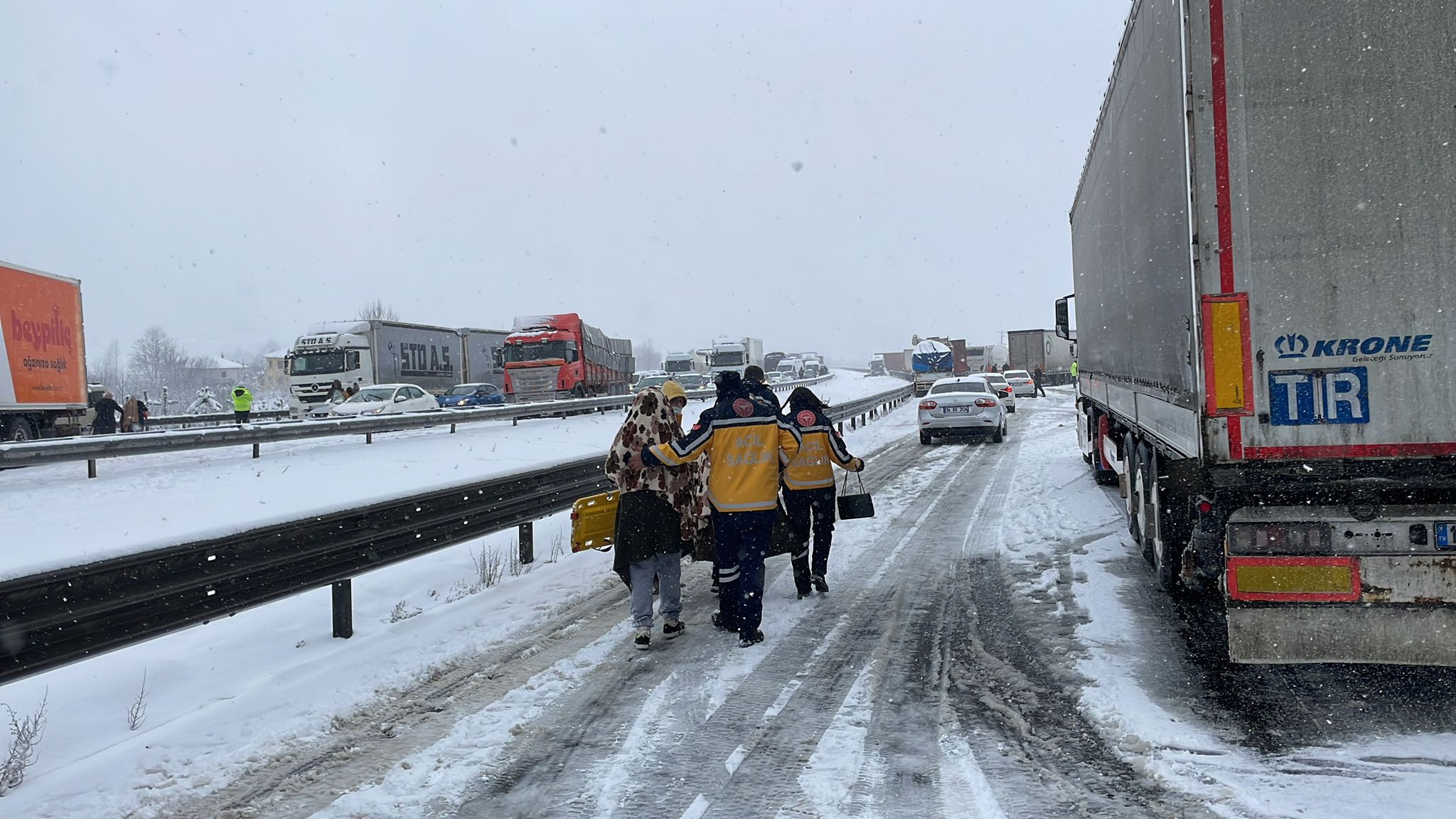 Anadolu Otoyolu'nda zincirleme kaza: Ulaşım durdu - Resim : 1