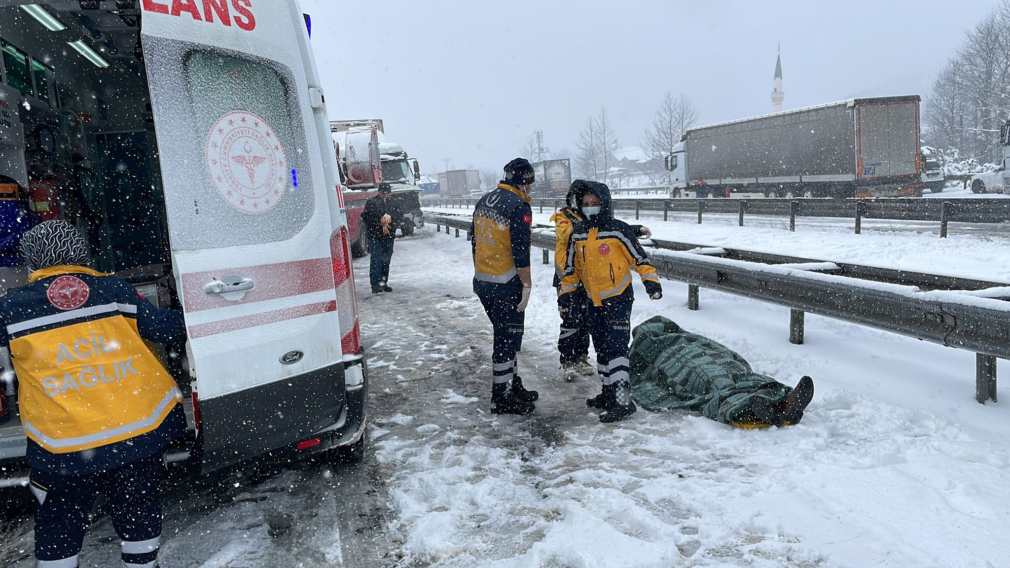 Anadolu Otoyolu'nda zincirleme kaza: Ulaşım durdu - Resim : 4