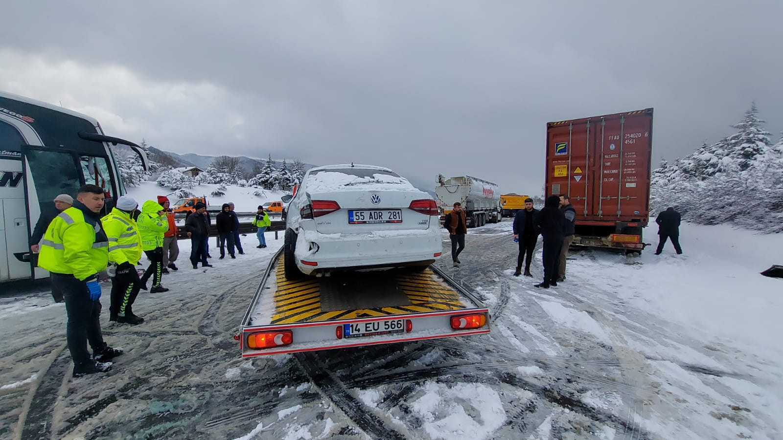 Anadolu Otoyolu'nda zincirleme kaza: Ulaşım durdu - Resim : 7