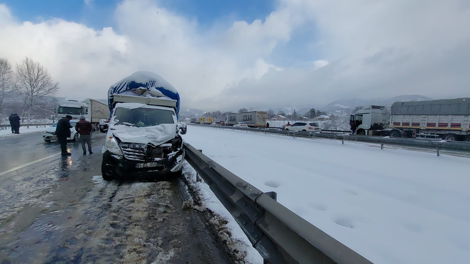 Anadolu Otoyolu'nda zincirleme kaza: Ulaşım durdu - Resim : 9