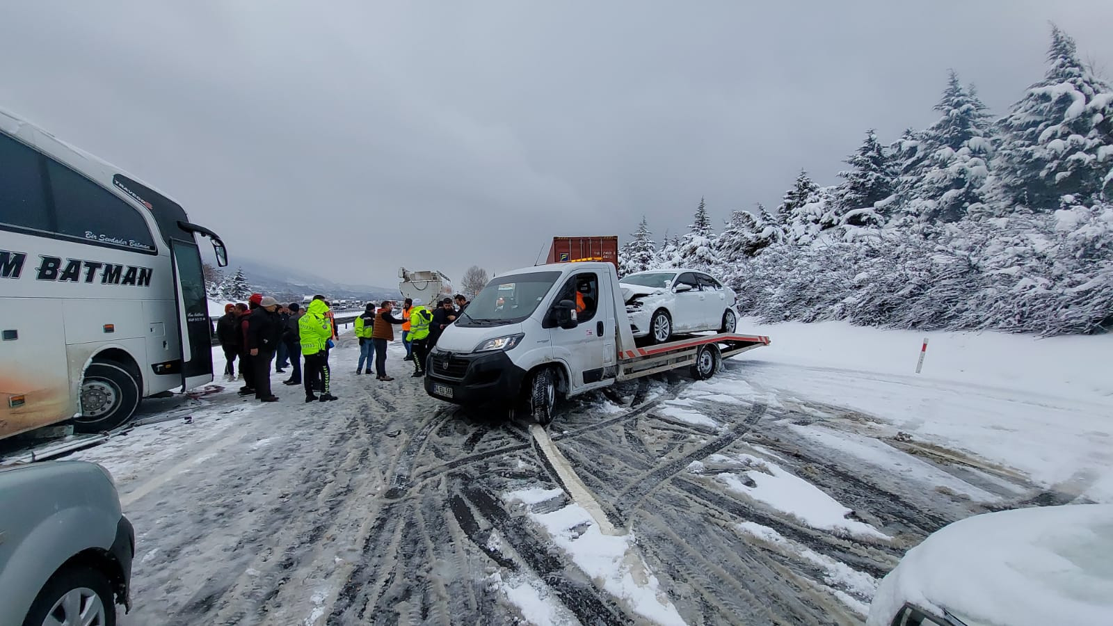 Anadolu Otoyolu'nda zincirleme kaza: Ulaşım durdu - Resim : 12