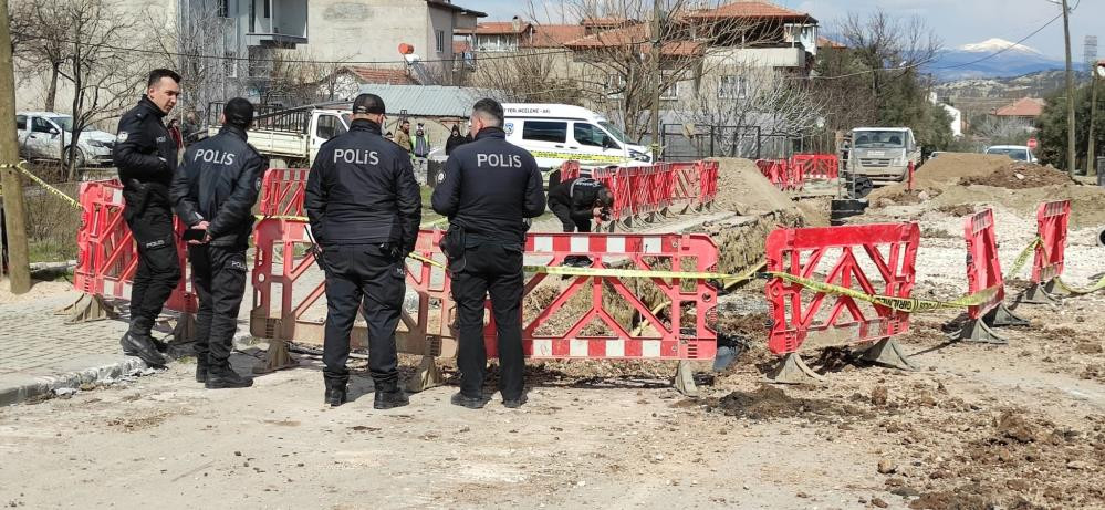 Kafasına asfalt düştü öldü - Resim : 5