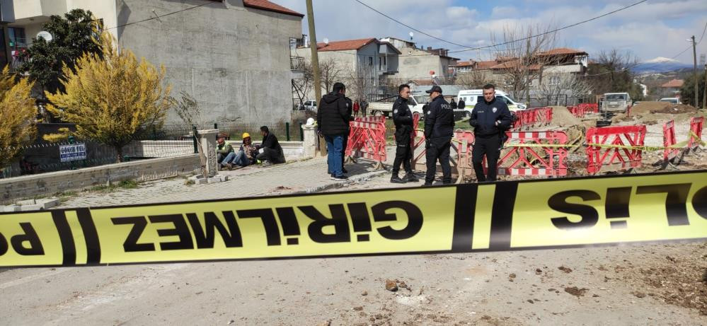 Kafasına asfalt düştü öldü - Resim : 6