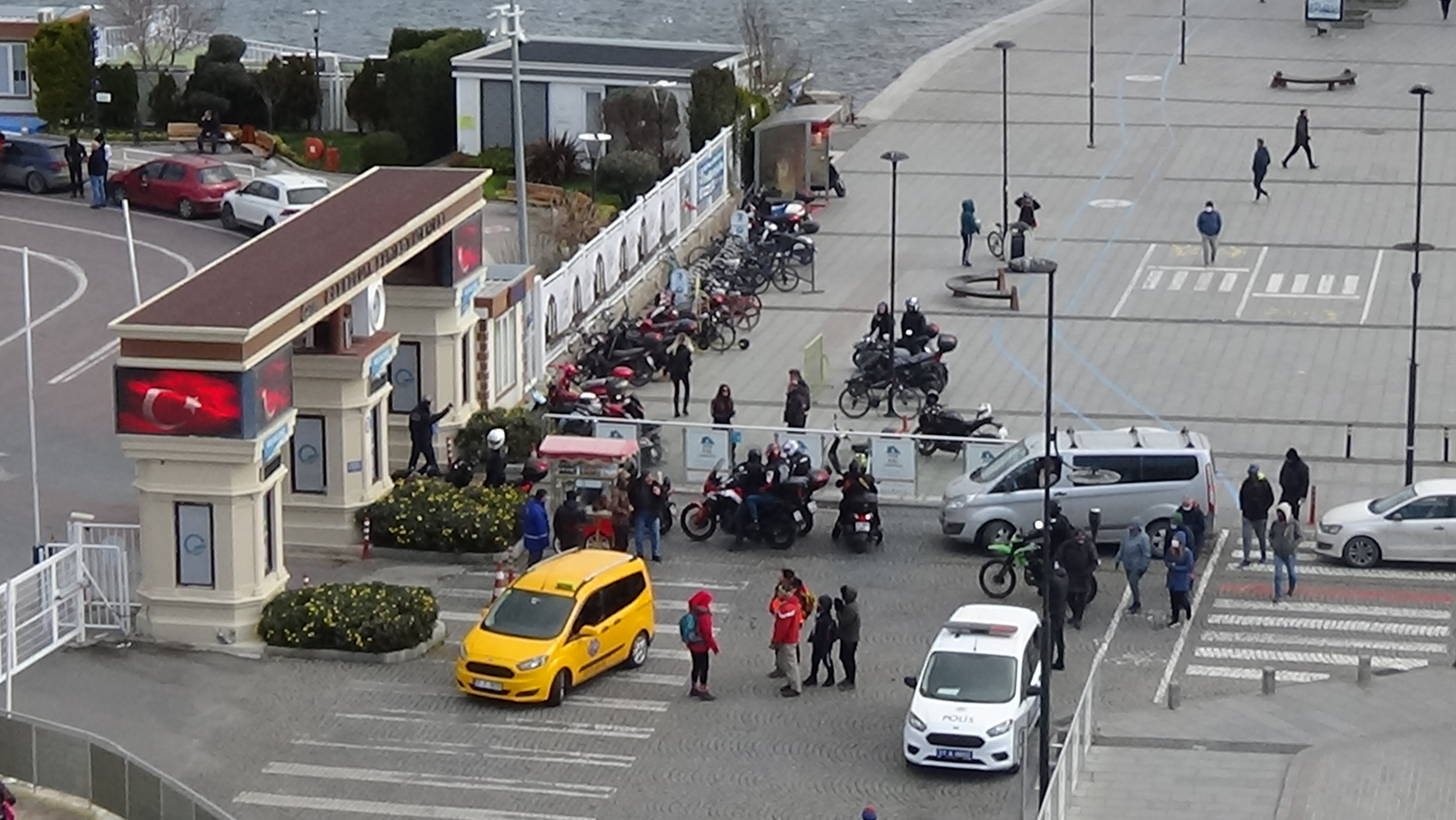 Bozcaada ve Gökçeada feribot seferlerine 'fırtına' engeli - Resim : 4