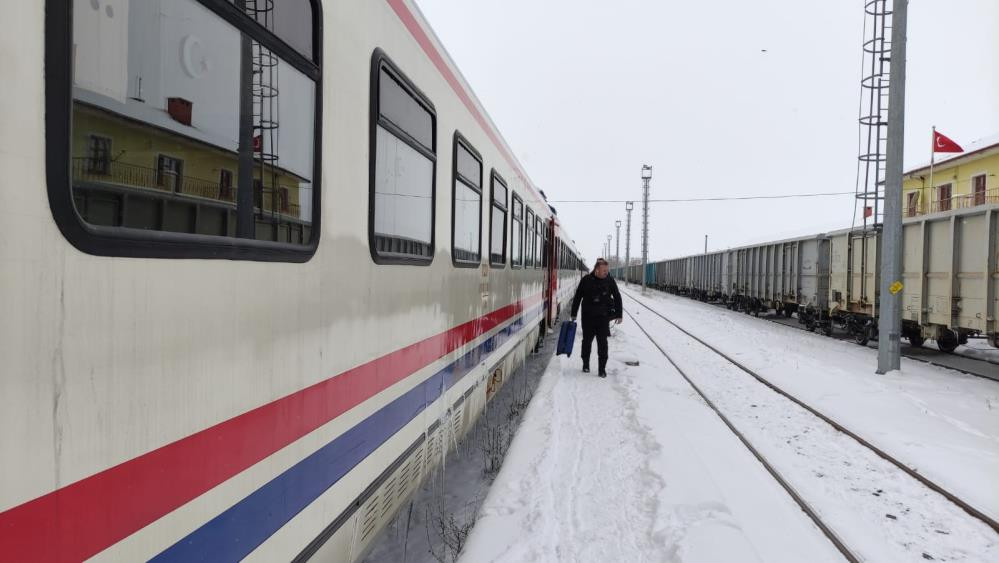 Çığ düştü! Doğu Ekspresi yolda kaldı - Resim : 4