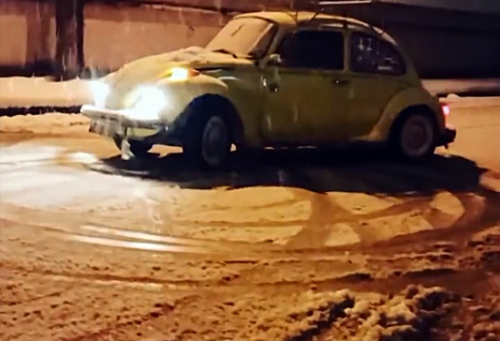 Karda 'tosbağa'lı drifte ceza yağdı - Resim : 2