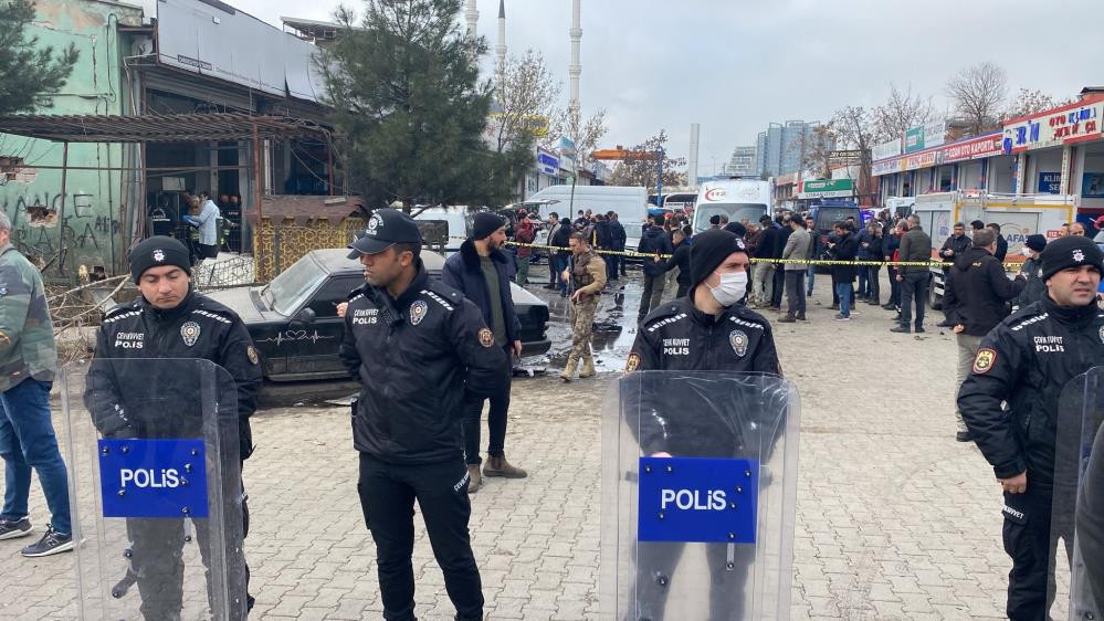 Diyarbakır'da patlama: Yaralılar var - Resim : 2
