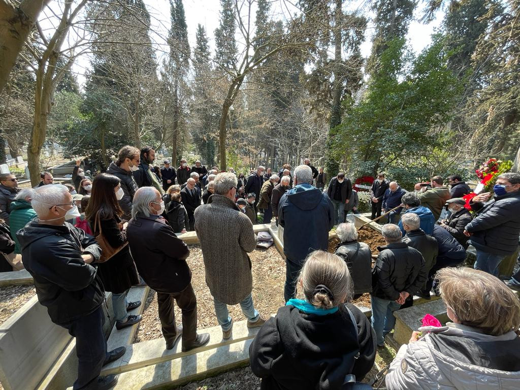 Aydın Engin son yolculuğuna uğurlandı - Resim : 2