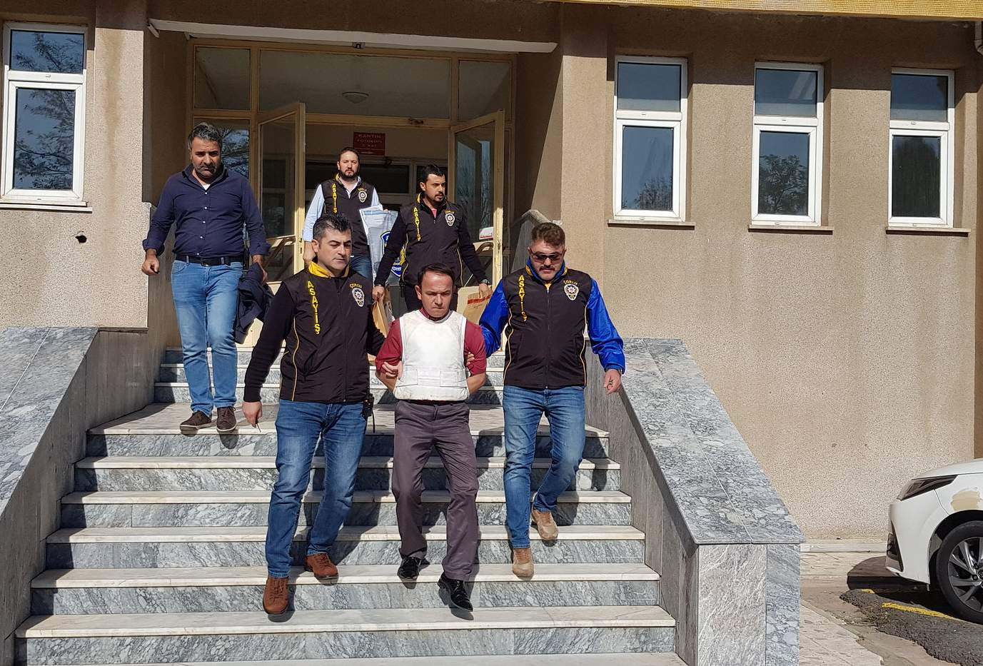 Cezası belli oldu! Sevgilisini 45 bıçak darbesiyle öldürmüştü… - Resim : 4