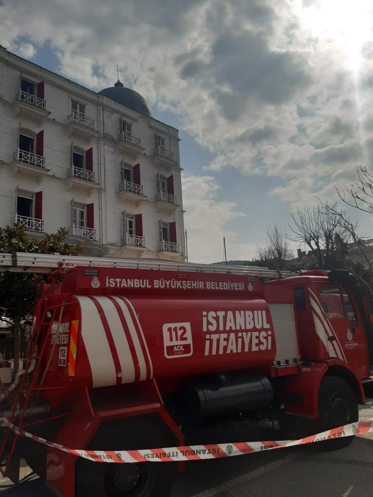 Büyükada’da tarihi otelde yangın - Resim : 3