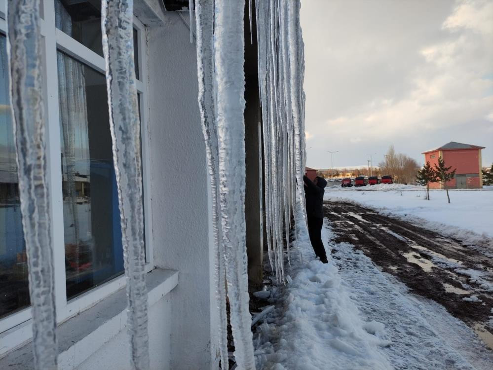 Sarkıtlar insan boyunu geçti. Görenler şaştı kaldı - Resim : 8