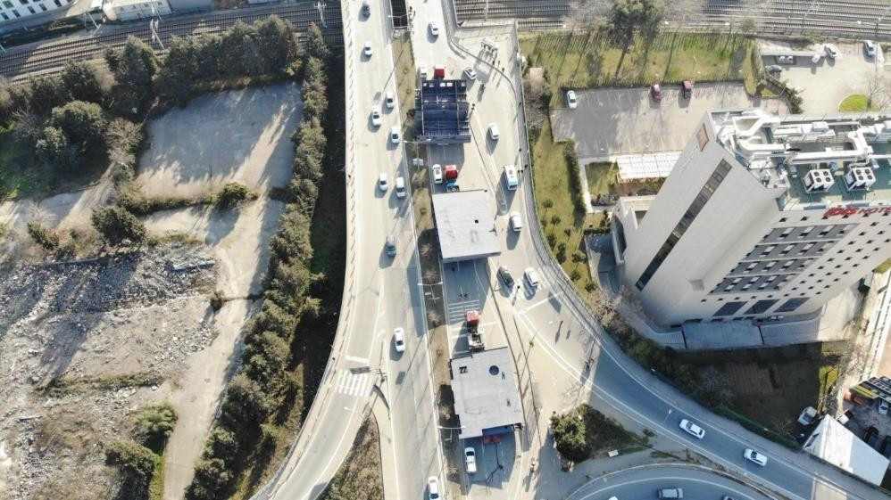 Gemi parçaları karayolunu kapattı - Resim : 3