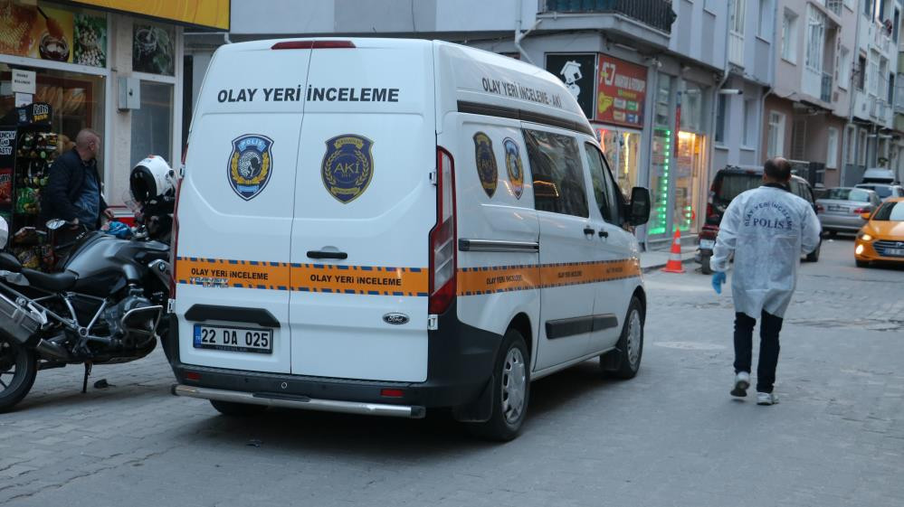 Sigara tiryakisi büfeciye dehşet yaşattı - Resim : 2