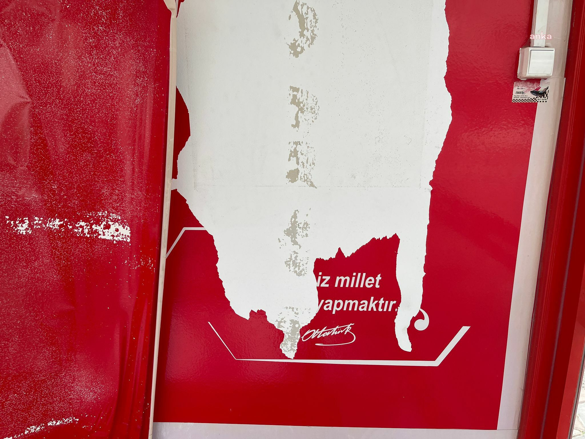 Atatürk fotoğraflarına alçak saldırı - Resim : 2