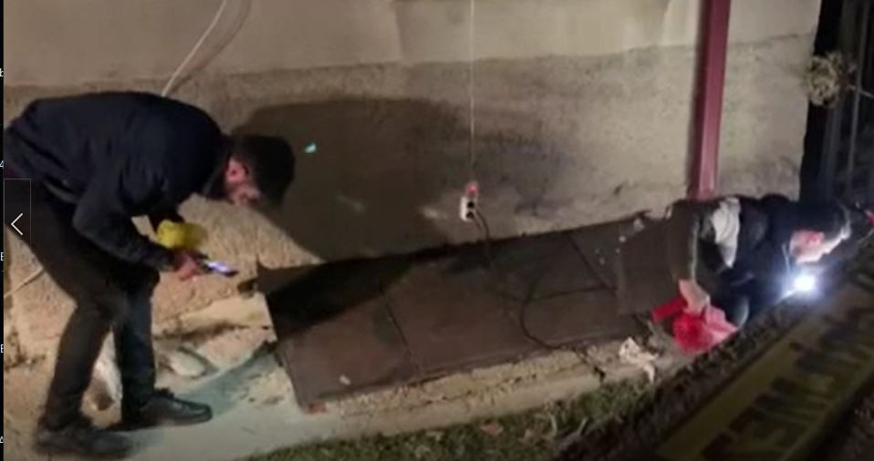 Polis altınları elektrik süpürgesiyle topladı - Resim : 1