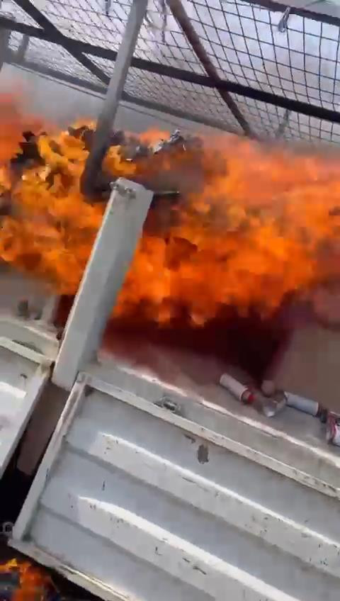 Korku dolu anlar! Seyir halindeyken bir anda alev aldı... - Resim : 3