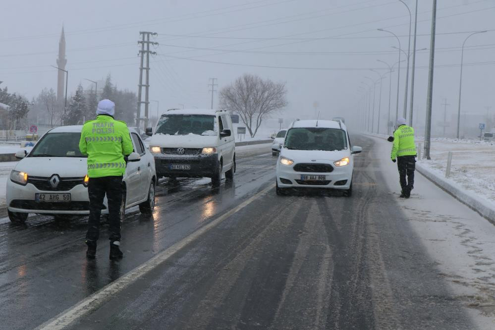 Aksaray - Konya Karayolu trafiğe kapatıldı - Resim : 3