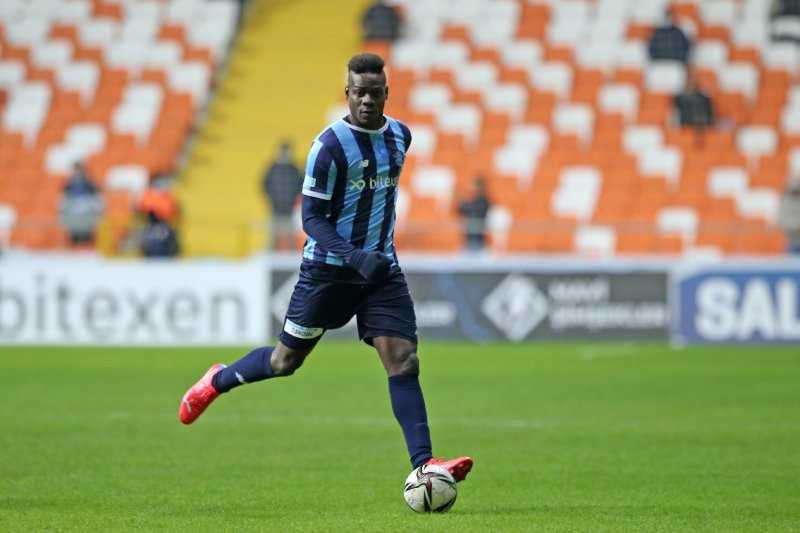 Balotelli: Messi ve Ronaldo gibiyim. Eksiğim yok! - Resim : 1