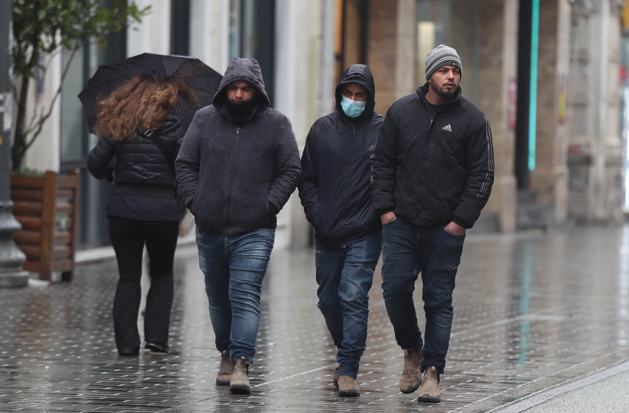 Maske kararının ardından İstiklal Caddesi'nde ilk gün - Resim : 1