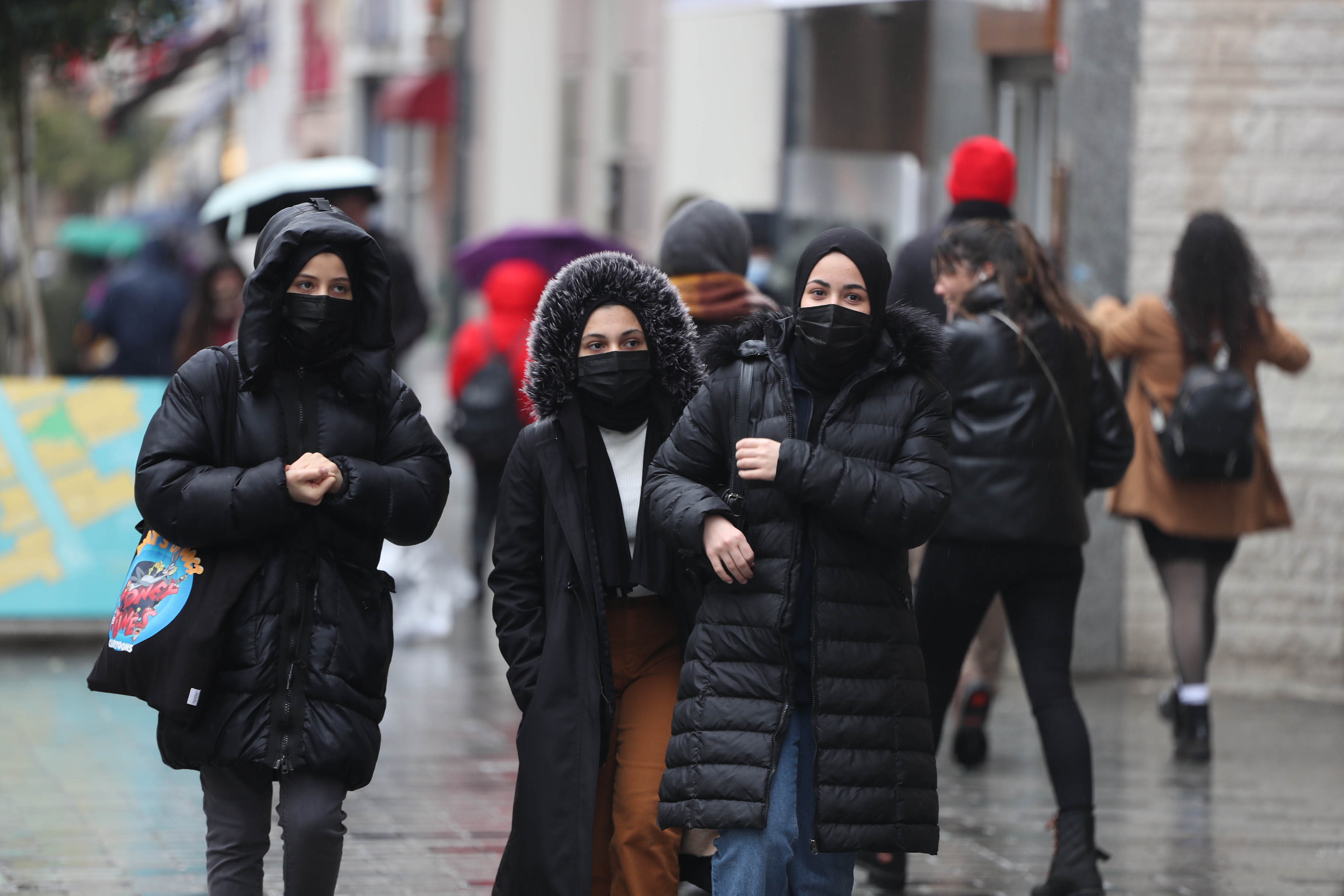 Maske kararının ardından İstiklal Caddesi'nde ilk gün - Resim : 13