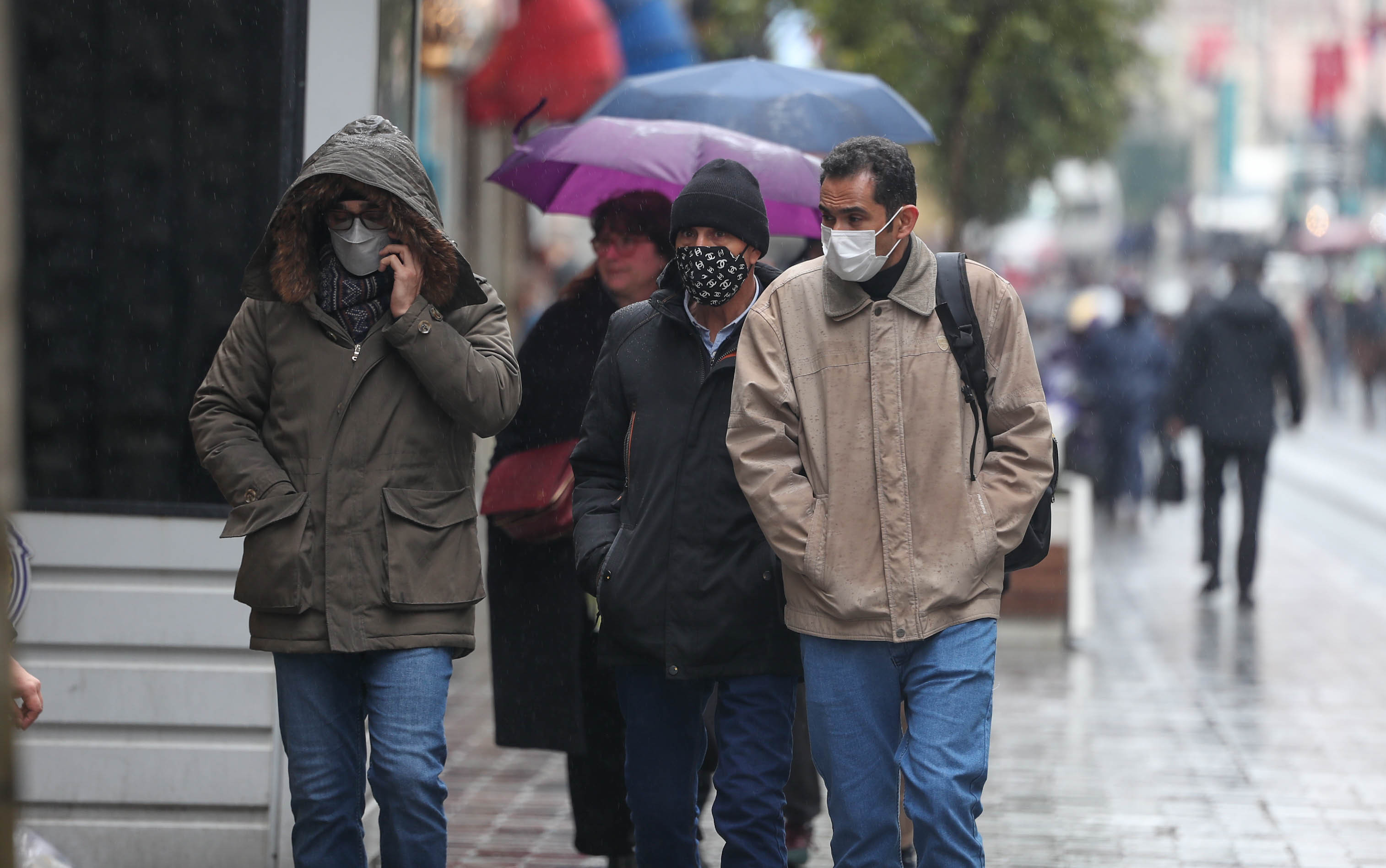 Maske kararının ardından İstiklal Caddesi'nde ilk gün - Resim : 8