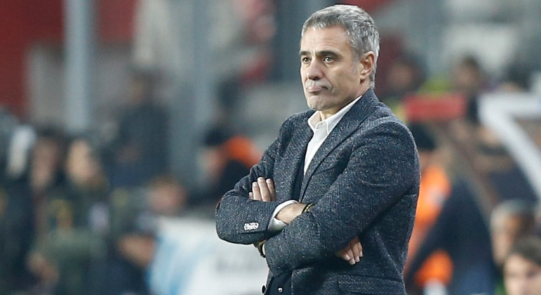 Ersun Yanal'dan zehir zemberek açıklamalar - Resim : 2