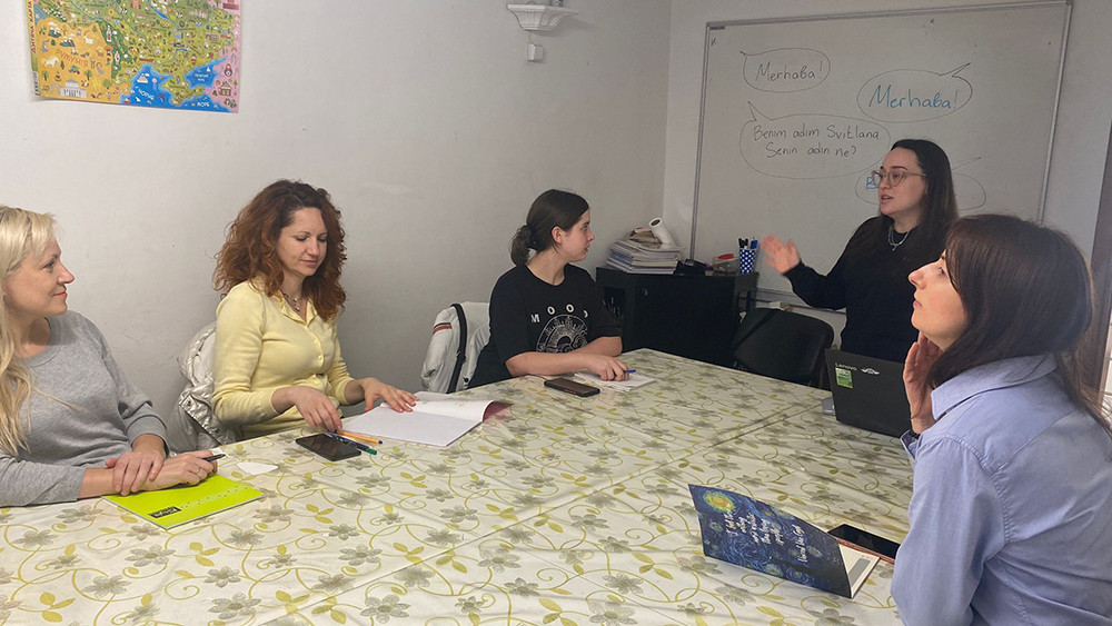 Ukraynalı doktora öğrencisi, vatandaşlarına Türkçe öğretiyor - Resim : 3