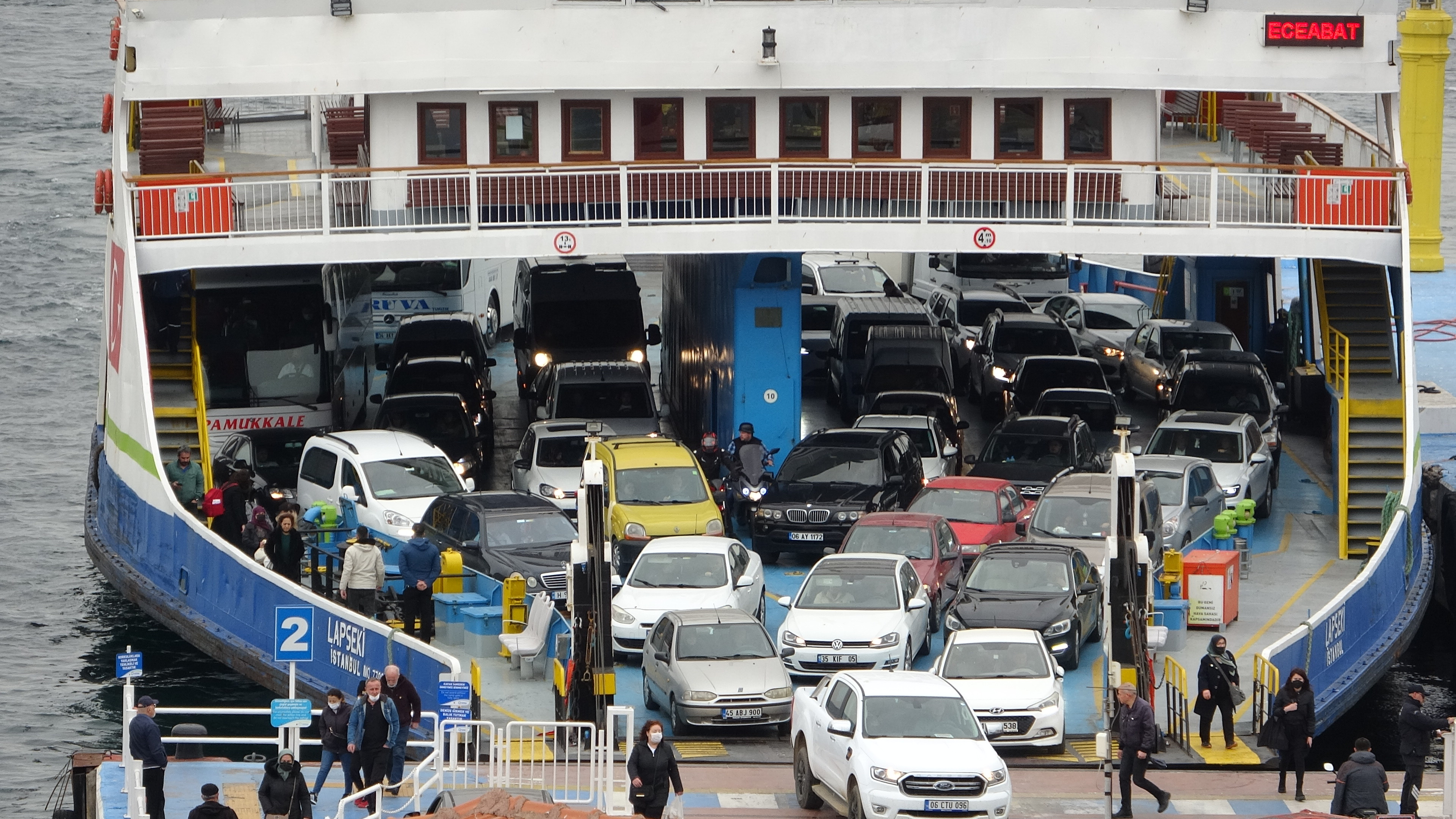 Çanakkale’de feribot seferlerine lodos engeli - Resim : 7