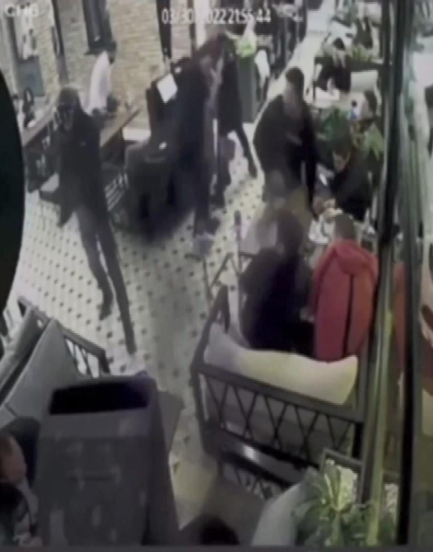 Kafede kanlı infaz! Kasklı saldırgan spor eğitmenine kurşun yağdırdı - Resim : 5