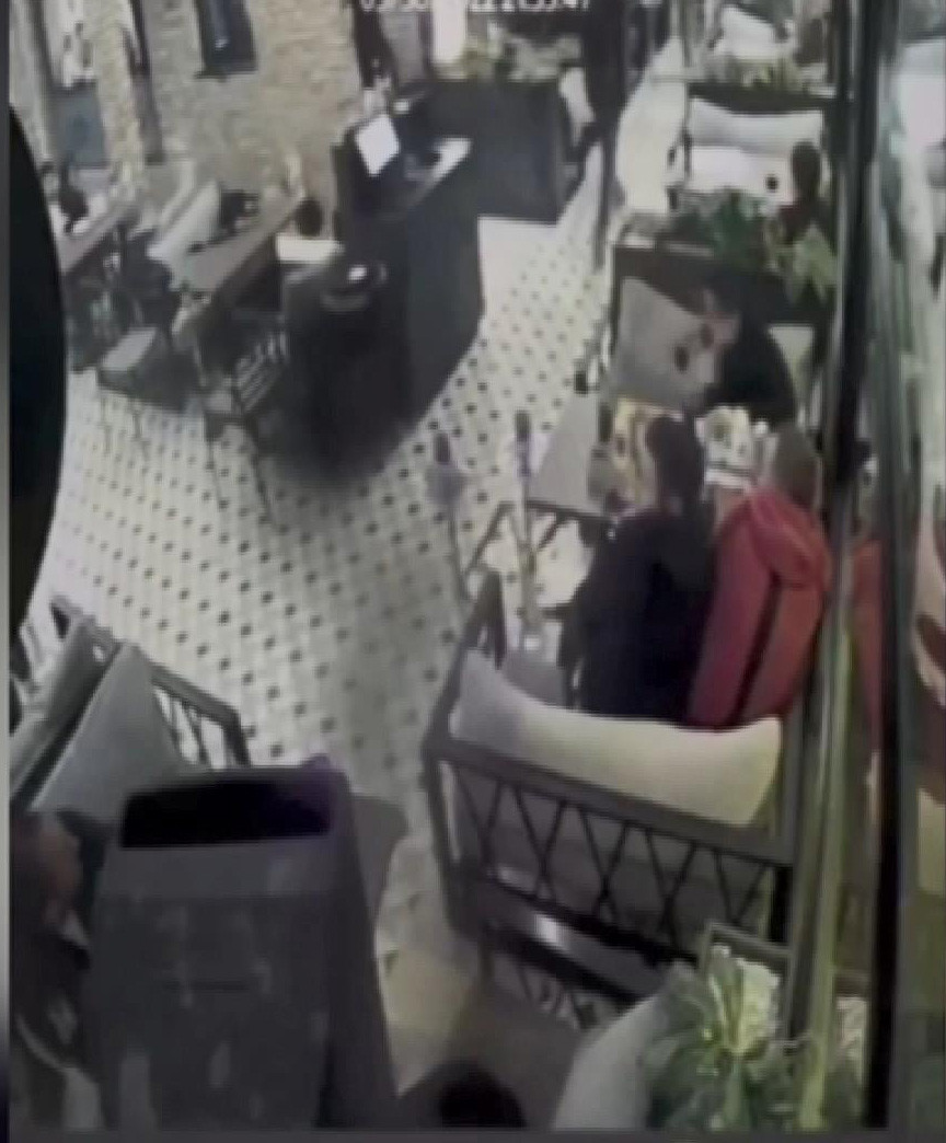 Kafede kanlı infaz! Kasklı saldırgan spor eğitmenine kurşun yağdırdı - Resim : 7