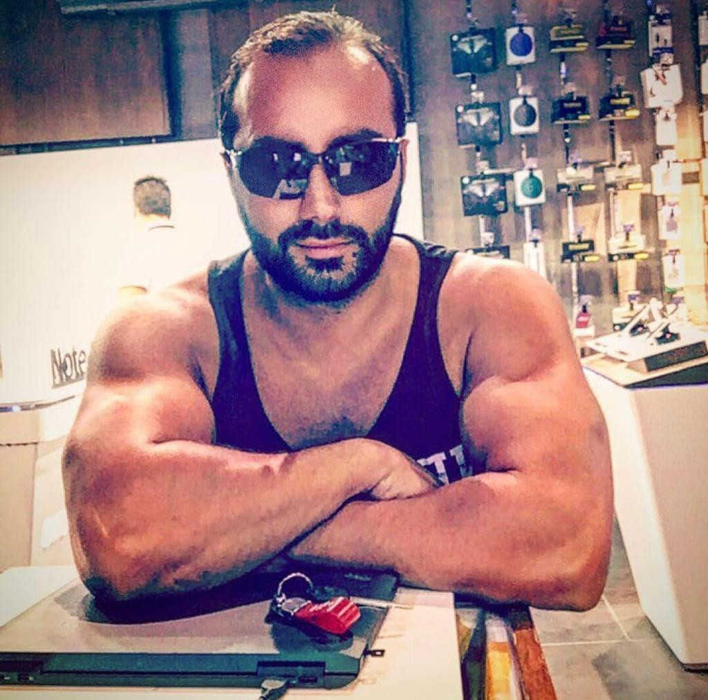 Kafede kanlı infaz! Kasklı saldırgan spor eğitmenine kurşun yağdırdı - Resim : 9