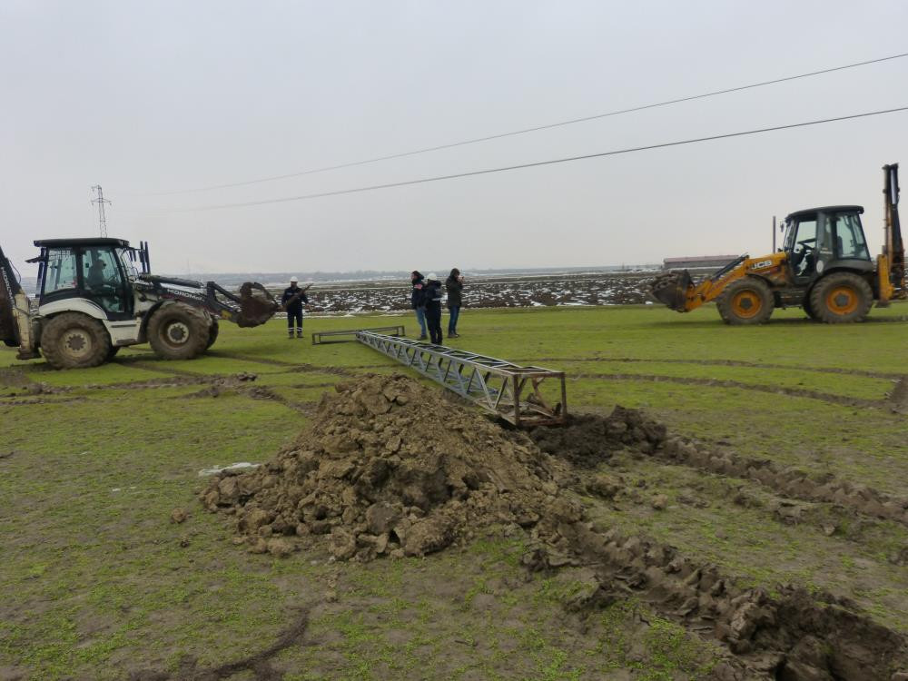 Fırtına dev gibi elektrik direklerini devirdi - Resim : 5