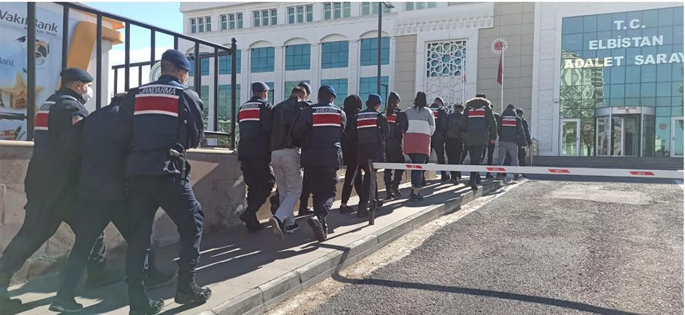 Telefon dolandırıcıları suçüstü yakalandı - Resim : 2