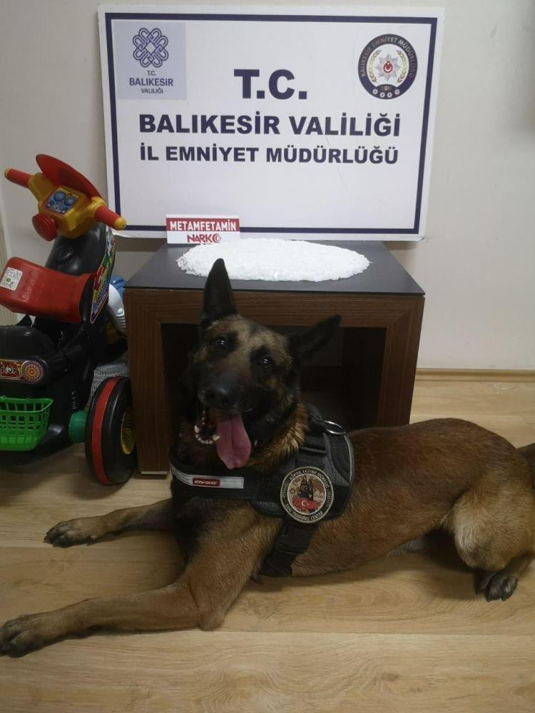 Uyuşturucu zulası polisi şok etti - Resim : 1