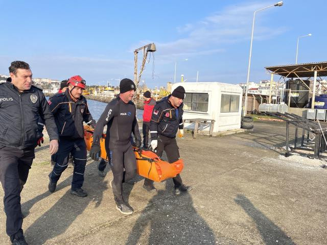 Uçurumda kadın cesedi bulundu - Resim : 3