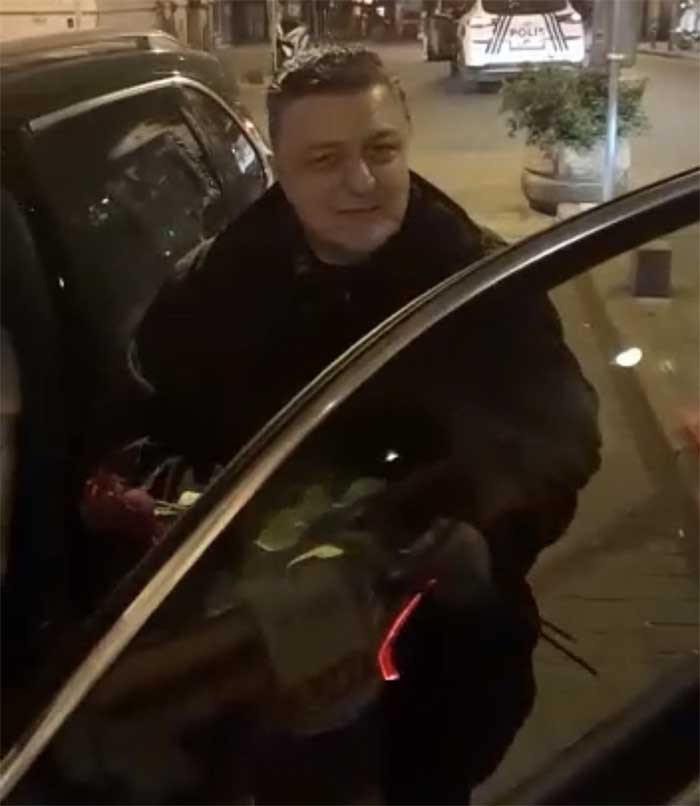 İki eşi olan Yılmaz Vural iki kadınla yakalandı - Resim : 1