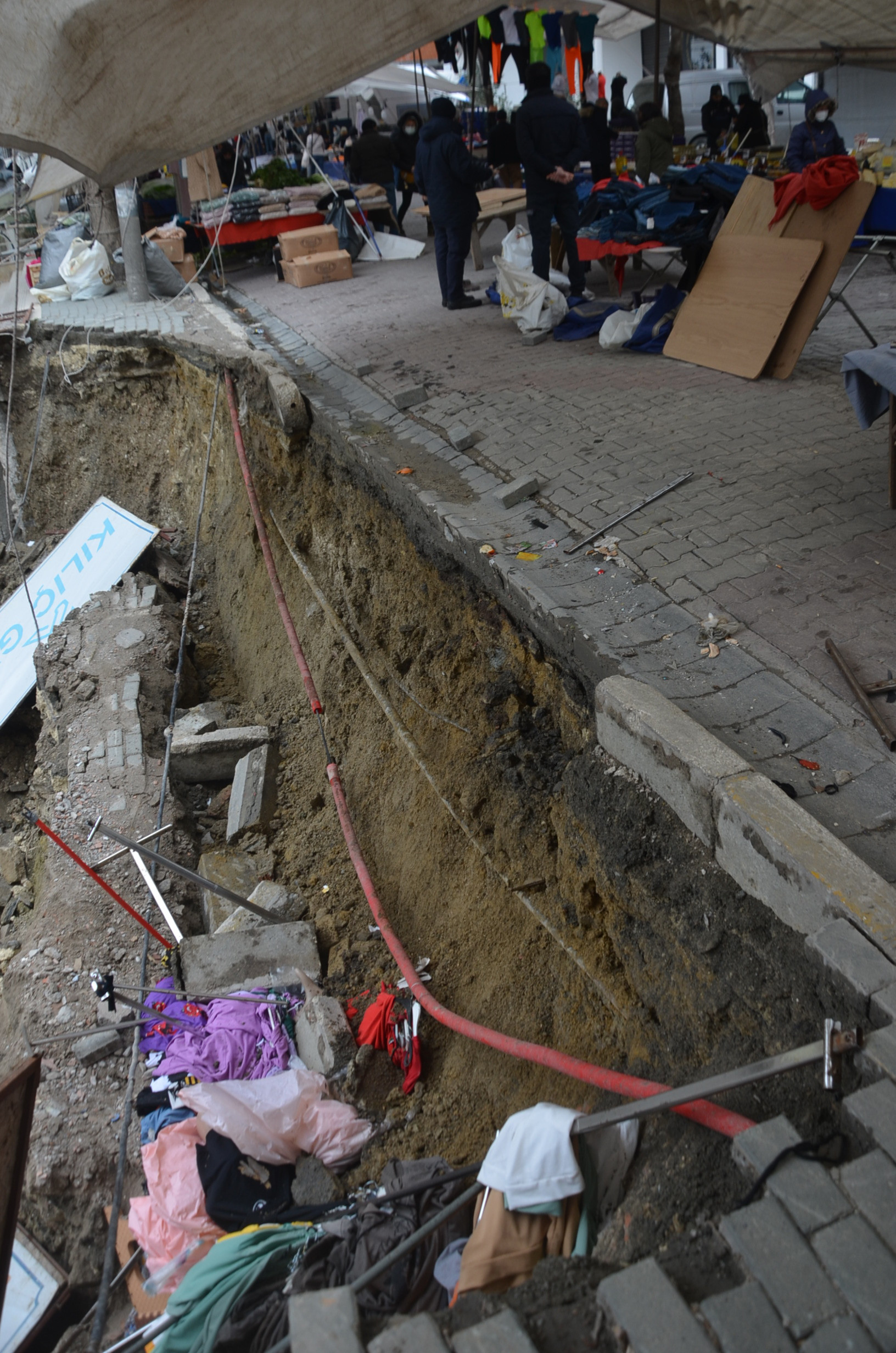 Avcılar'daki semt pazarında korku dolu anlar - Resim : 6