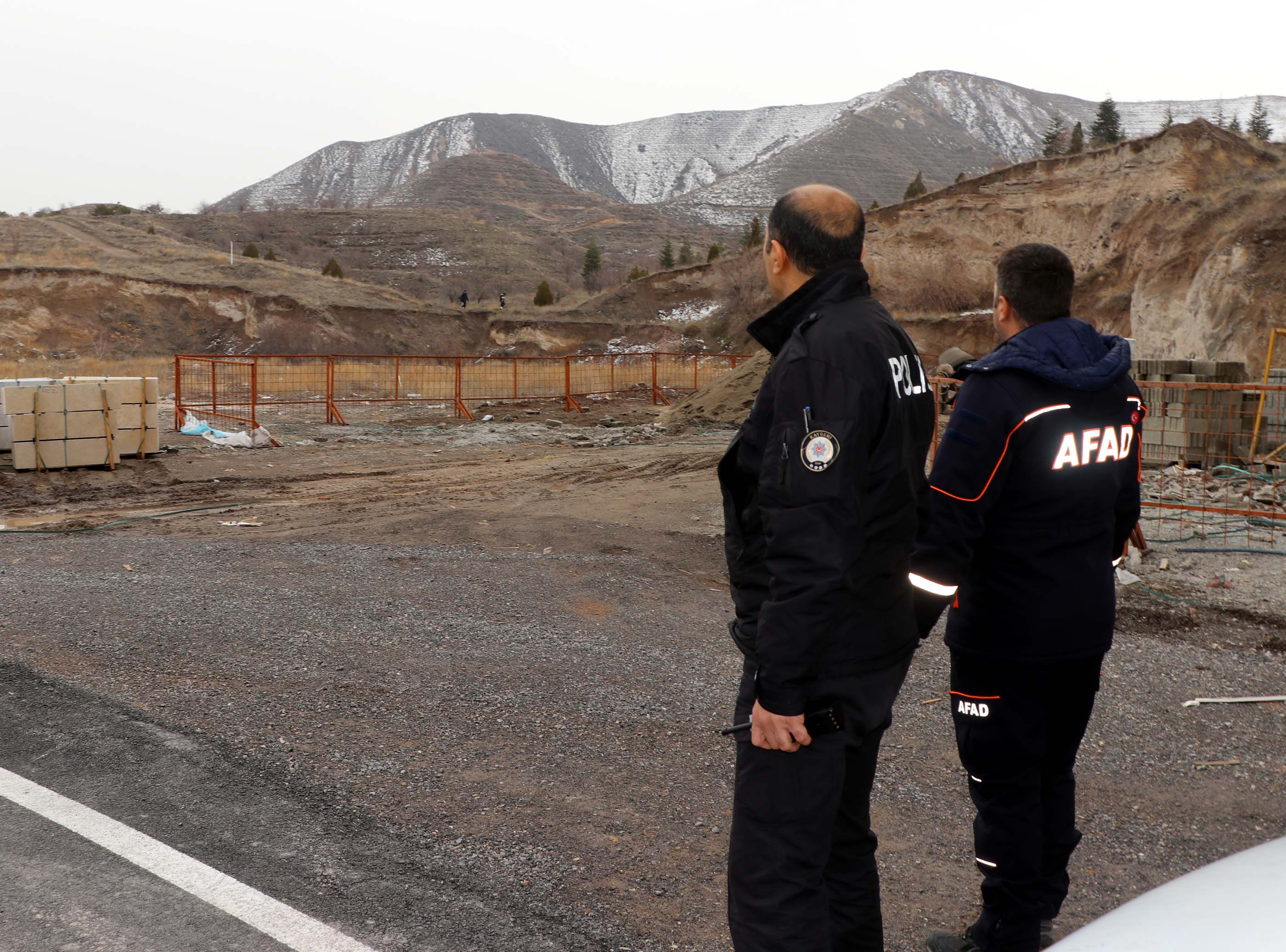 Piknik yapmak için çıktıkları dağda kayboldular - Resim : 1
