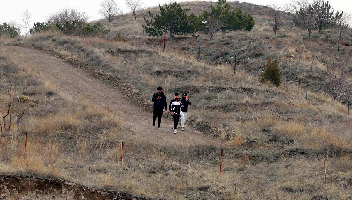 Piknik yapmak için çıktıkları dağda kayboldular - Resim : 3