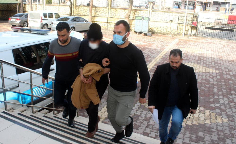 4 çocuk annesine pusu. Kocası kafasından vurdu - Resim : 2