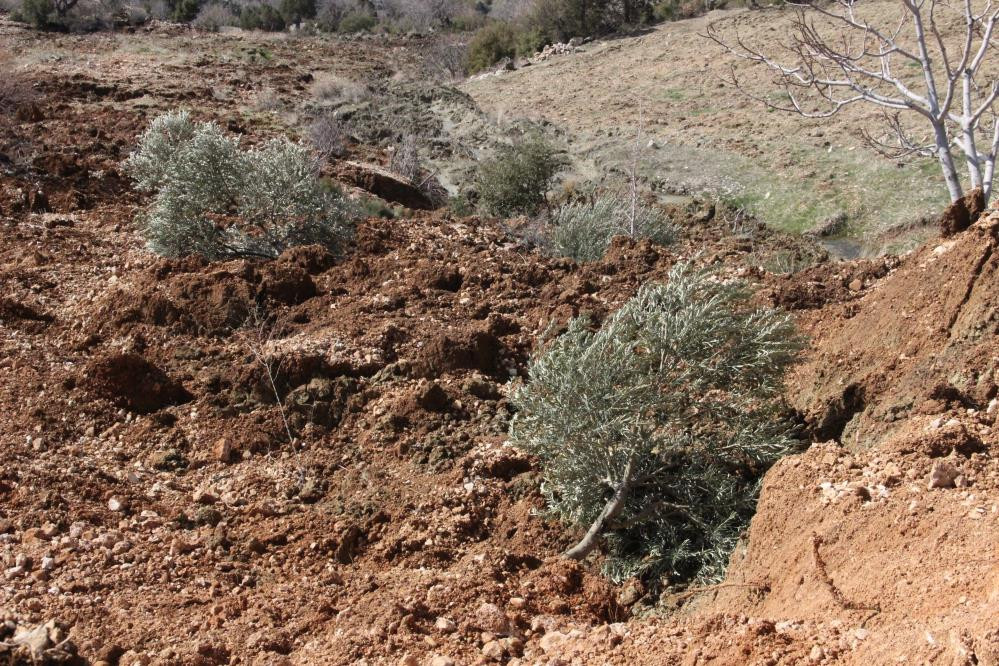 Karaman’da heyelan - Resim : 1