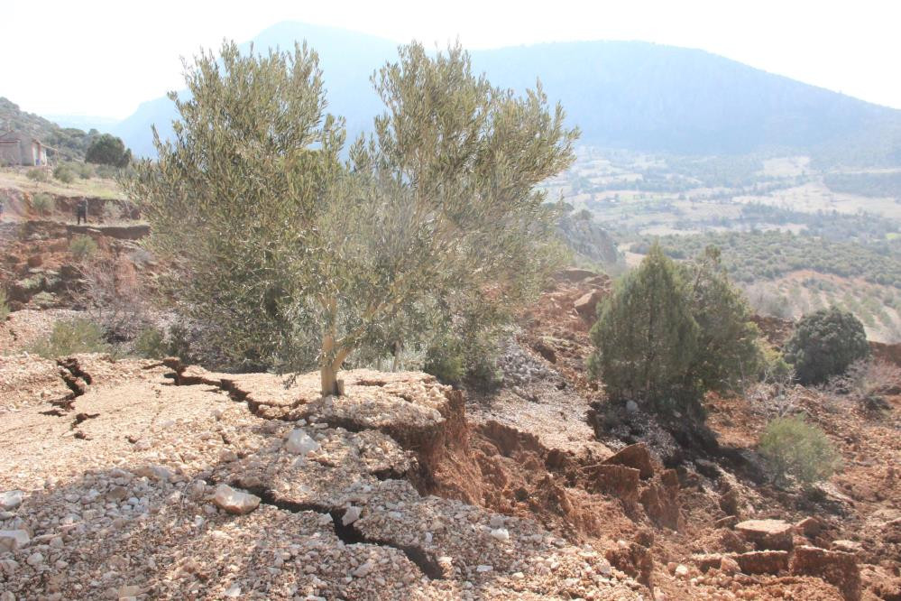 Karaman’da heyelan - Resim : 2