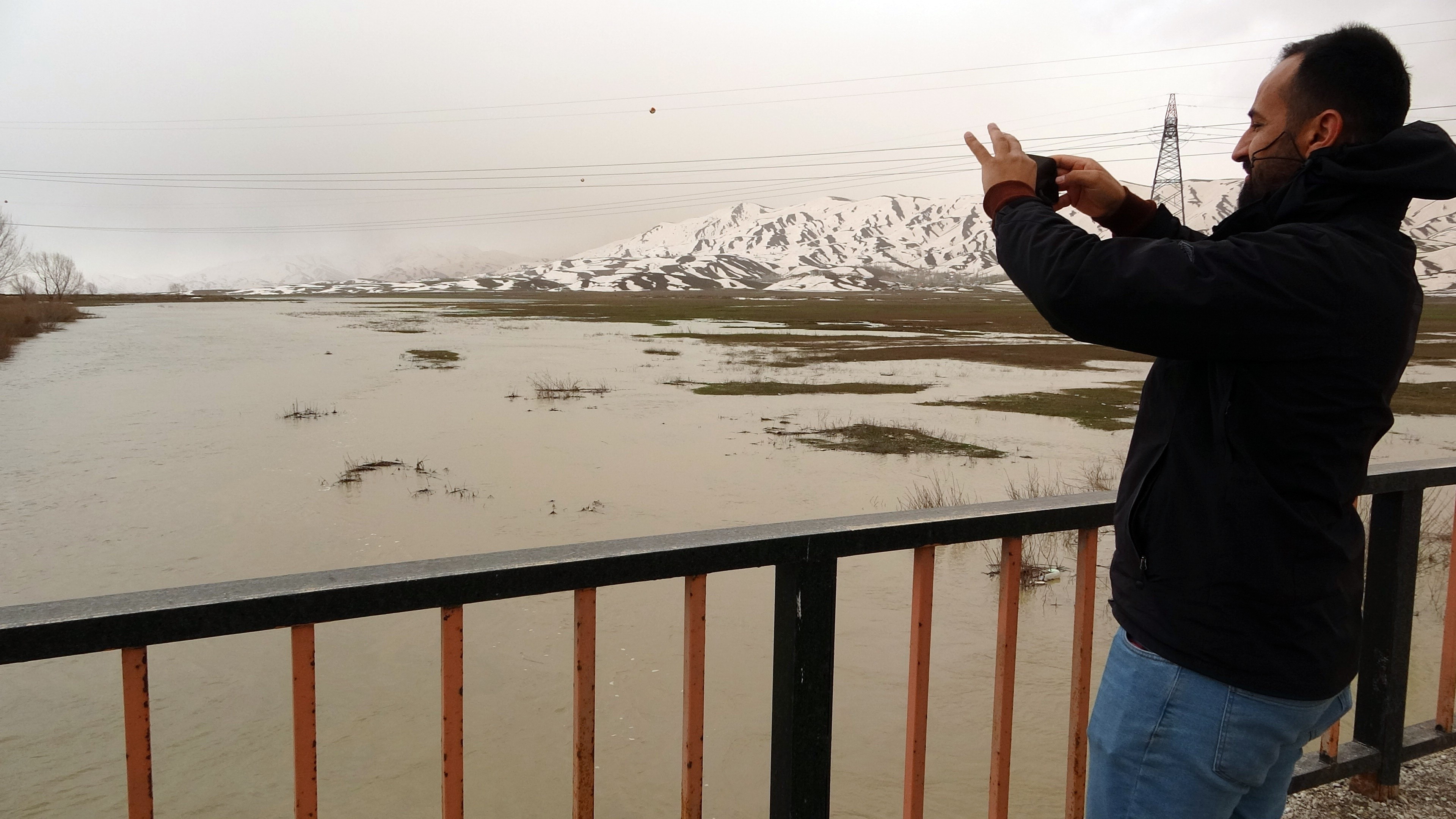 Hakkari'de dere taştı! Ova ve evler su altında kaldı… - Resim : 7