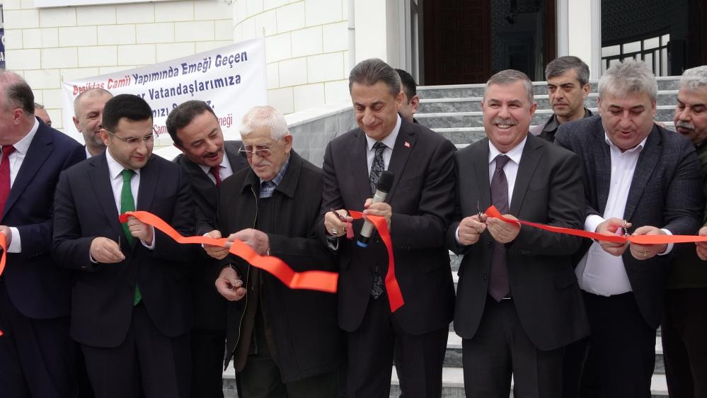 Beşiktaş Camisi ibadete açıldı - Resim : 5
