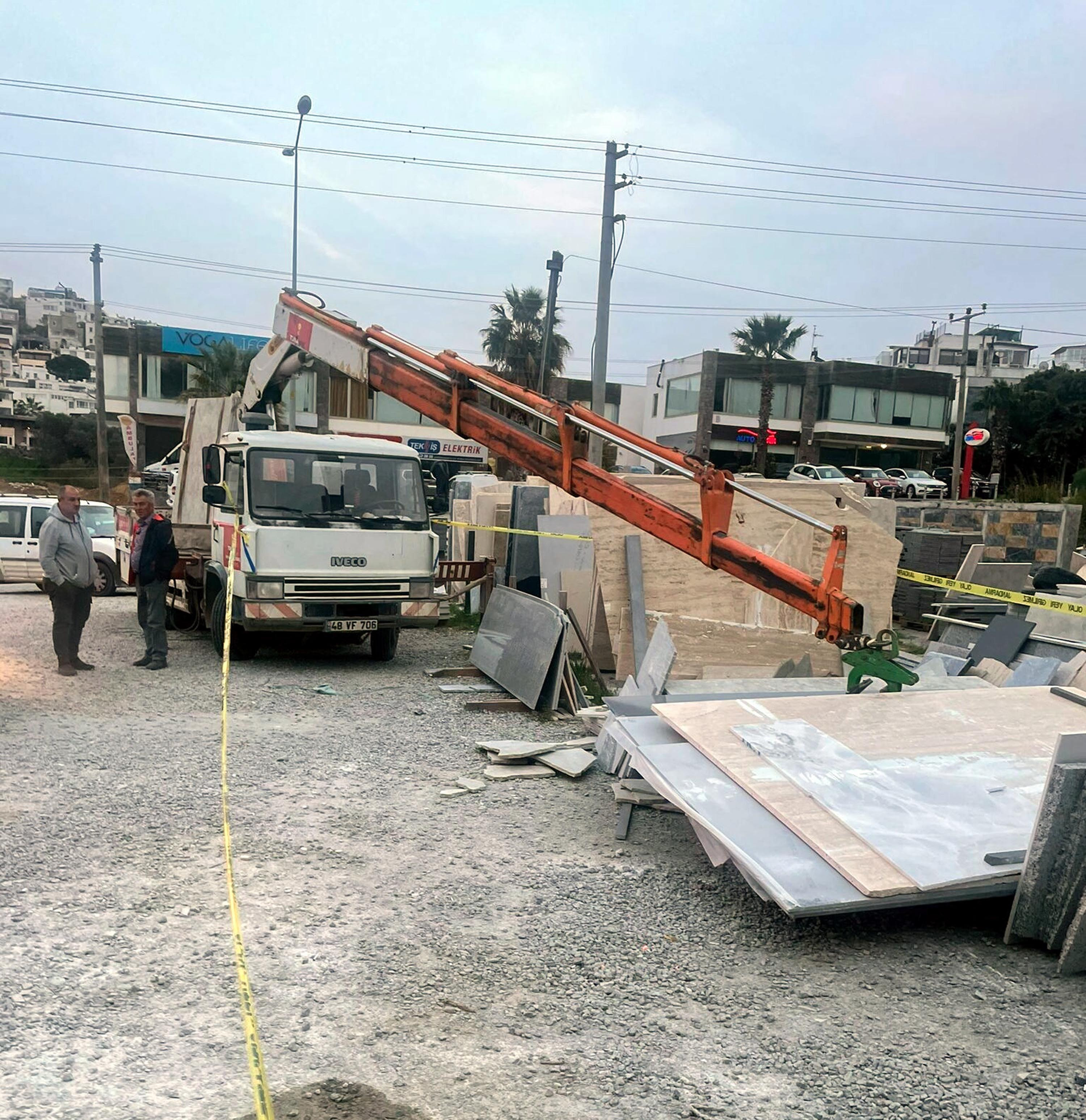 Tonlarca mermerin altında can vermişti! O anlar kamerada… - Resim : 6