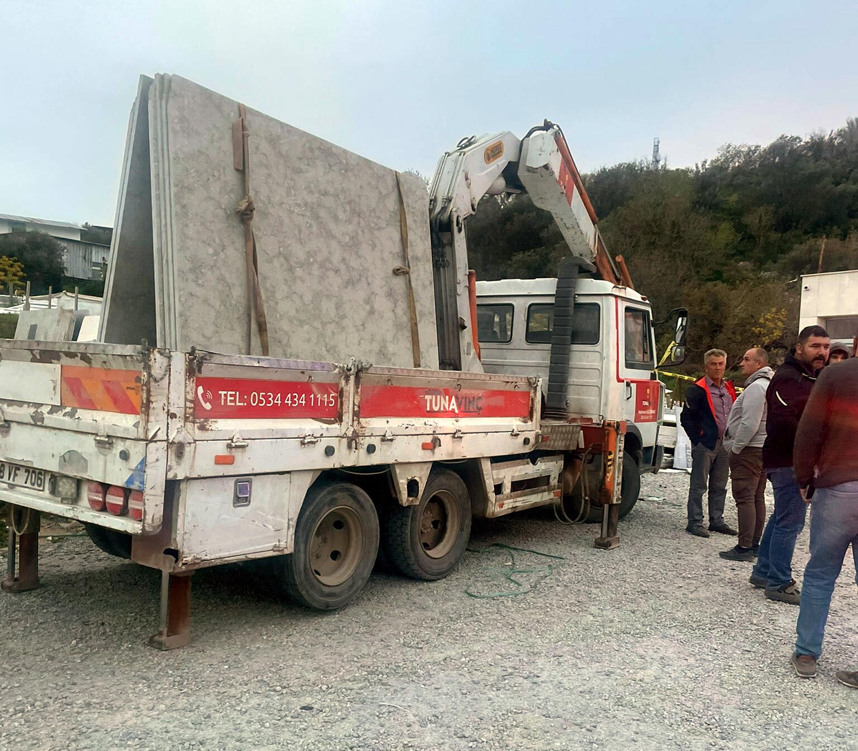 Tonlarca mermerin altında can vermişti! O anlar kamerada… - Resim : 7