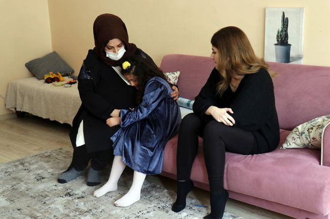 Üç çocuk annesi kadın gizemli hastalığın pençesinde. Doktor doktor gezdi tanı konulamadı! - Resim : 2