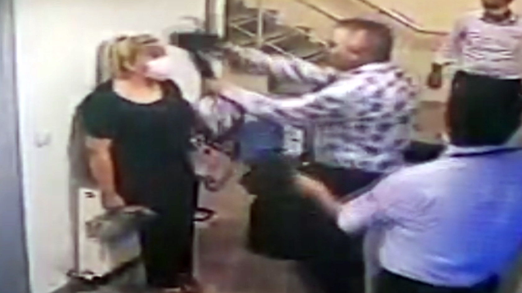 Kadın çalışanın başına silah dayamıştı! Banka müdürünün cezası belli oldu… - Resim : 5