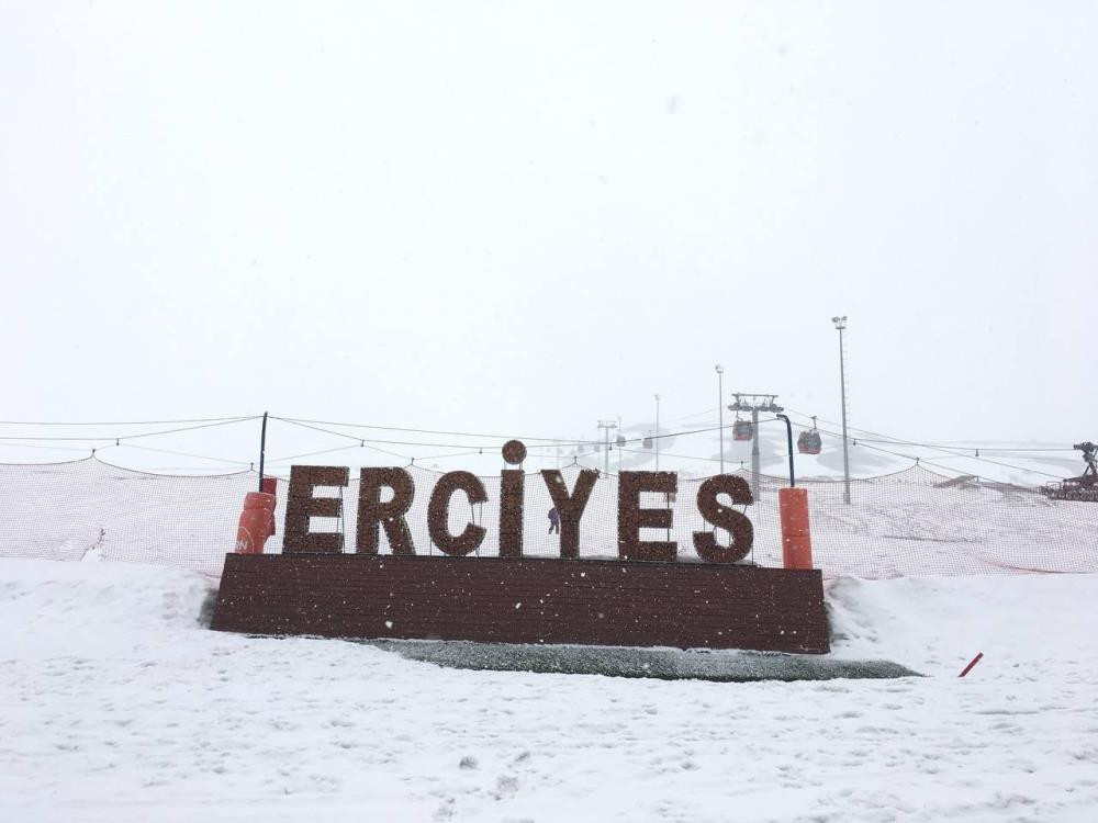 Nisan ayında yağan kar, Erciyes'i beyaza bürüdü - Resim : 2