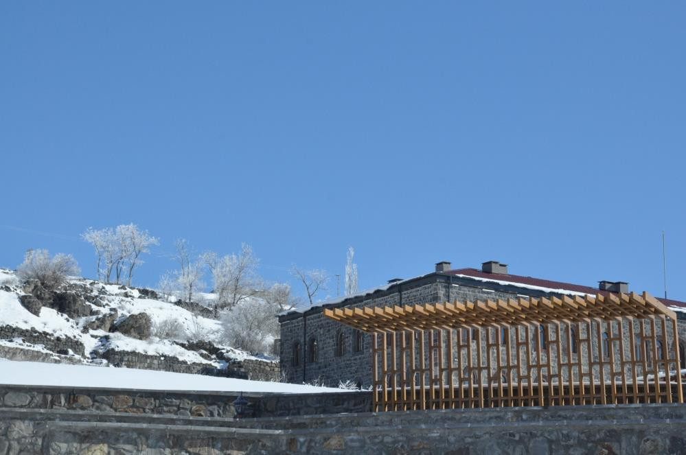 Nisanın ortasında ağaçlar bile buz tuttu - Resim : 4